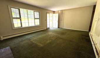 142 Pine Cir, Bennington, VT 05201