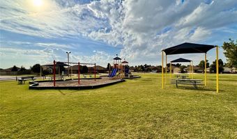 1016 Redwood Creek Dr, Yukon, OK 73099