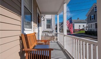14 Lee Ave, Newport, RI 02840