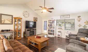 517 Victoria St, Bay St. Louis, MS 39520