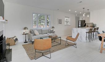 2501 CREST St, Alexandria, VA 22302