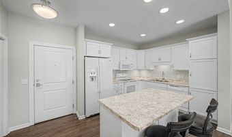 1427 34th Ave SW 213, Altoona, IA 50009