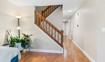 737 W Happfield Dr, Arlington Heights, IL 60004