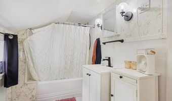 203 Grove St, Bangor, ME 04401