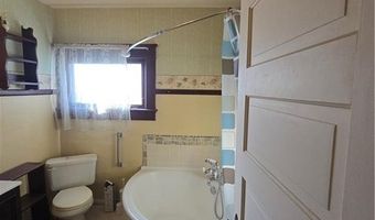 121 N 10th St, Atchison, KS 66002