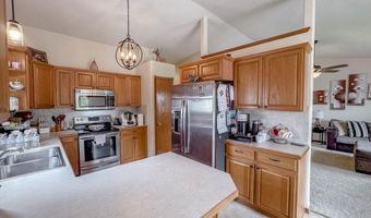 1201 Forrest Glenn Dr, Arkansas City, KS 67005