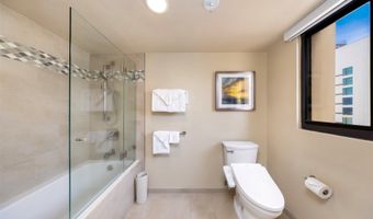 2470 Kalakaua Ave 704, Honolulu, HI 96815