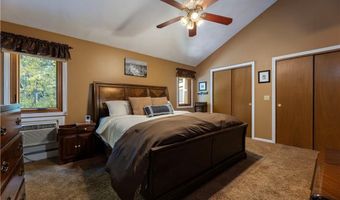 8 Robin Dr, North Kingstown, RI 02852