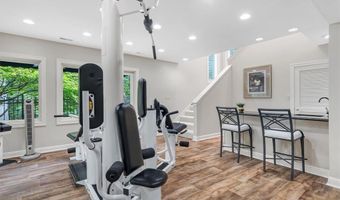 436 Shadowridge Ct, Ballwin, MO 63011