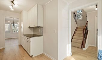 7572 WESTLAKE Ter 56, Bethesda, MD 20817