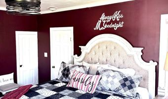 305 N Washington St, Abingdon, IL 61410