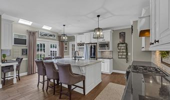 6 Surle Ct, Bayville, NJ 08721