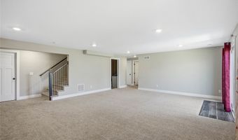 706 NE Country Meadow Dr, Ankeny, IA 50021