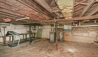 23 Maple Dr, Amityville, NY 11701