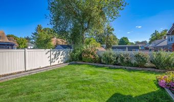 60 S Alhambra Cir, Agawam, MA 01001