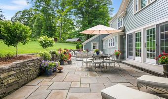 25 Spring St, Chester, CT 06412