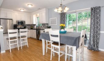4 Rockledge Ln, Canton, CT 06019