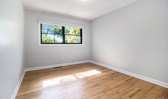 1122 Mixtwood St, Ann Arbor, MI 48103