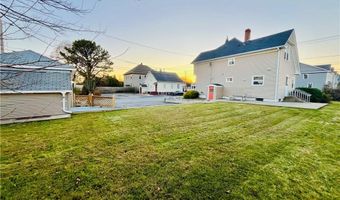 1574 Cranston St, Cranston, RI 02920