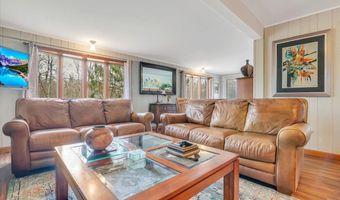 253 Thomas Rd, Blakeslee, PA 18610