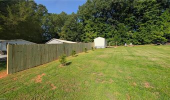 2474 Woodridge Dr, Asheboro, NC 27205