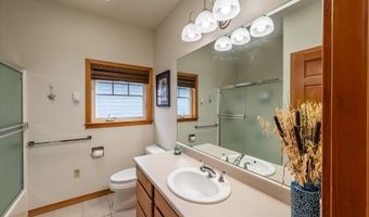 1323 VILLAGE Loop, Bandon, OR 97411