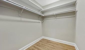 7980 AUDUBON Ave 203, Alexandria, VA 22306