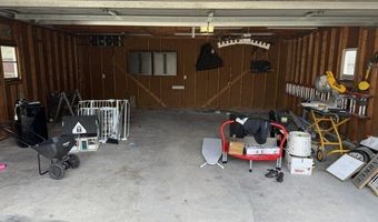 527 Village Ct, Altoona, IA 50009