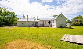 9578 Maplewood St, Angola, NY 14006