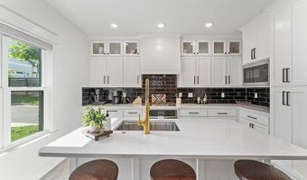 103 NW Ozark Way, Bentonville, AR 72712