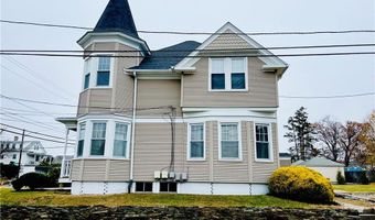 1574 Cranston St, Cranston, RI 02920