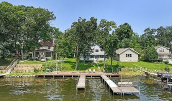 42385 N Woodbine Ave, Antioch, IL 60002