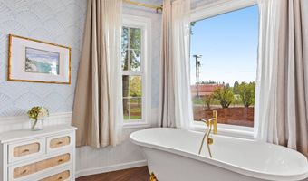 23751 SCHULTZ Rd, Aurora, OR 97002