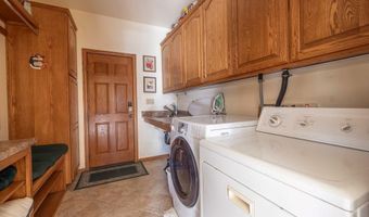 43942 Rainbow Ln, Angelus Oaks, CA 92305