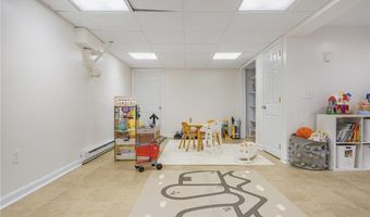 5 Indigo Rd, Barrington, RI 02806