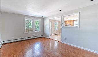 27 May St, Blackstone, MA 01504