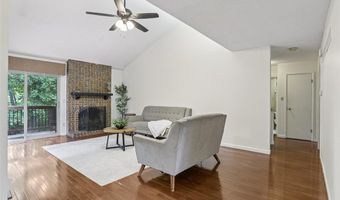 1520 Ploma Dr, Ballwin, MO 63021