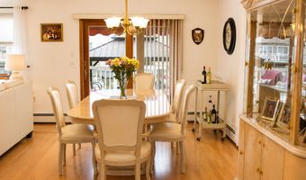 88 Storm Jib Ct, Bayville, NJ 08721