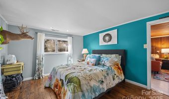 215 Cedar Ln, Arden, NC 28704