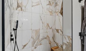 245 Creek Crossing St, Alvord, TX 76225