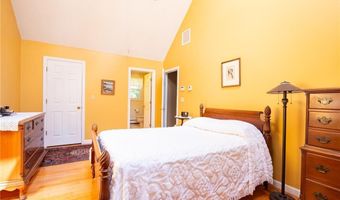 125 Main St, Lincoln, RI 02802