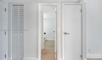 20400 W Country Club Dr 610, Aventura, FL 33180