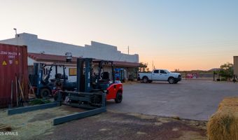 50903 W US HIGHWAY 60, Aguila, AZ 85320