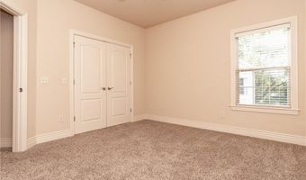1103 SE Phoenix St, Bentonville, AR 72712