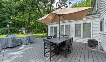 390 Willard Rd, Aurora, OH 44202