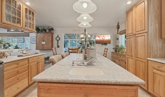 1099 PARKVIEW Dr, Brookings, OR 97415