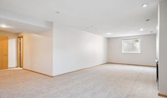1415 Deerfield Dr, North Liberty, IA 52317