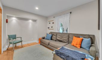 436 Pinewood St, Ann Arbor, MI 48103