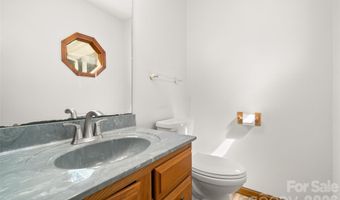 33 Baker Dr, Asheville, NC 28806