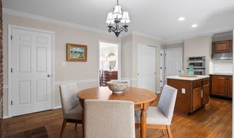 1217 Du Motier Dr, Ballwin, MO 63011